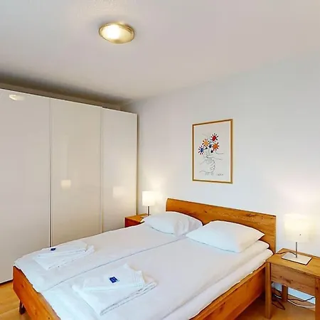 Executive 2br Near And Center - Dufour 4