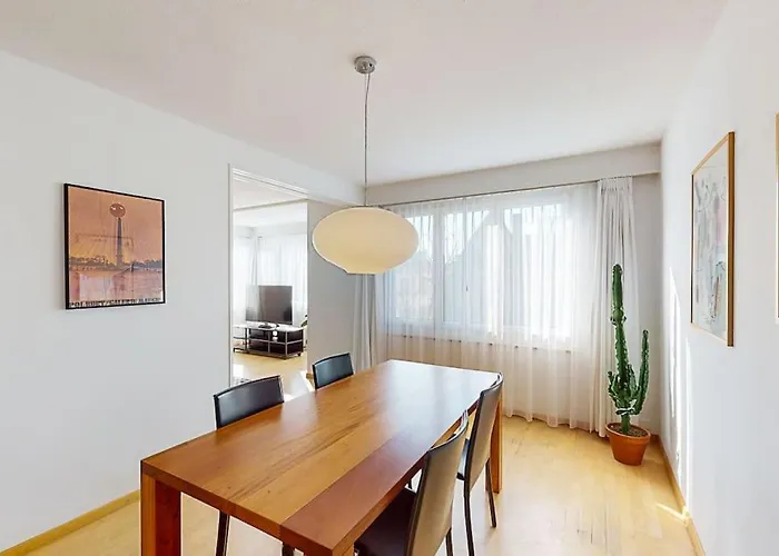 Executive 2br Near And Center - Dufour 4 *